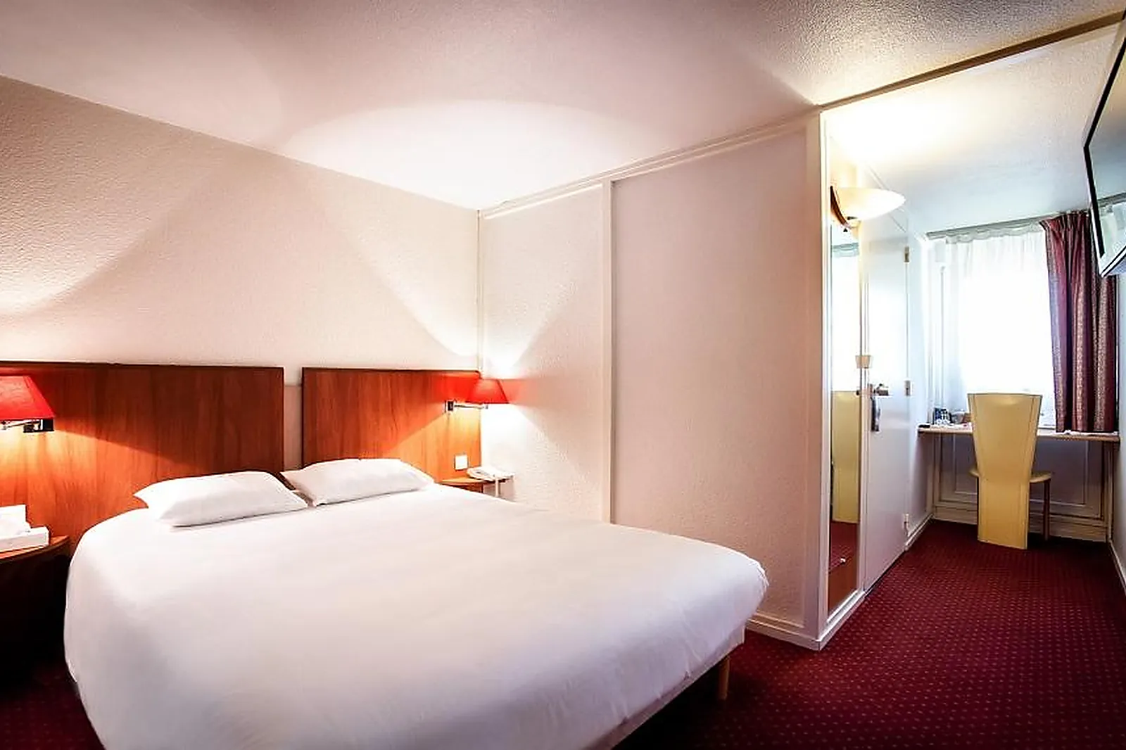 Lieux événementiels, HÔTEL KYRIAD MÂCON SANCÉ