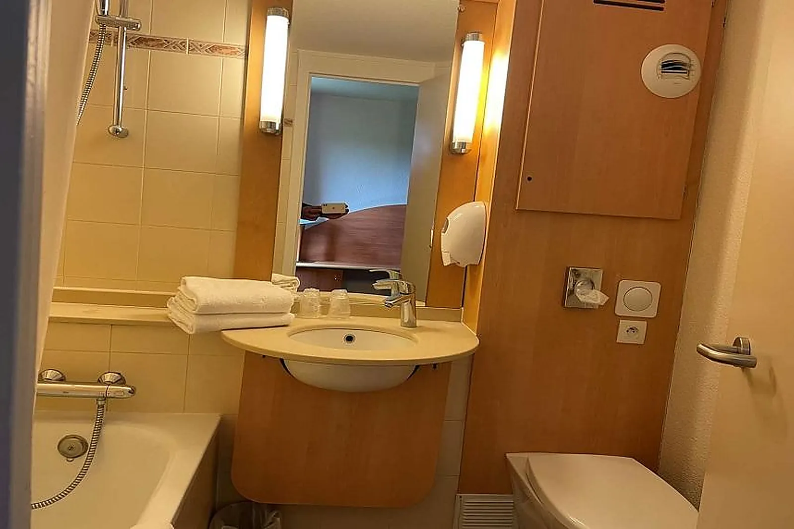 Lieux événementiels, HÔTEL KYRIAD MÂCON SANCÉ