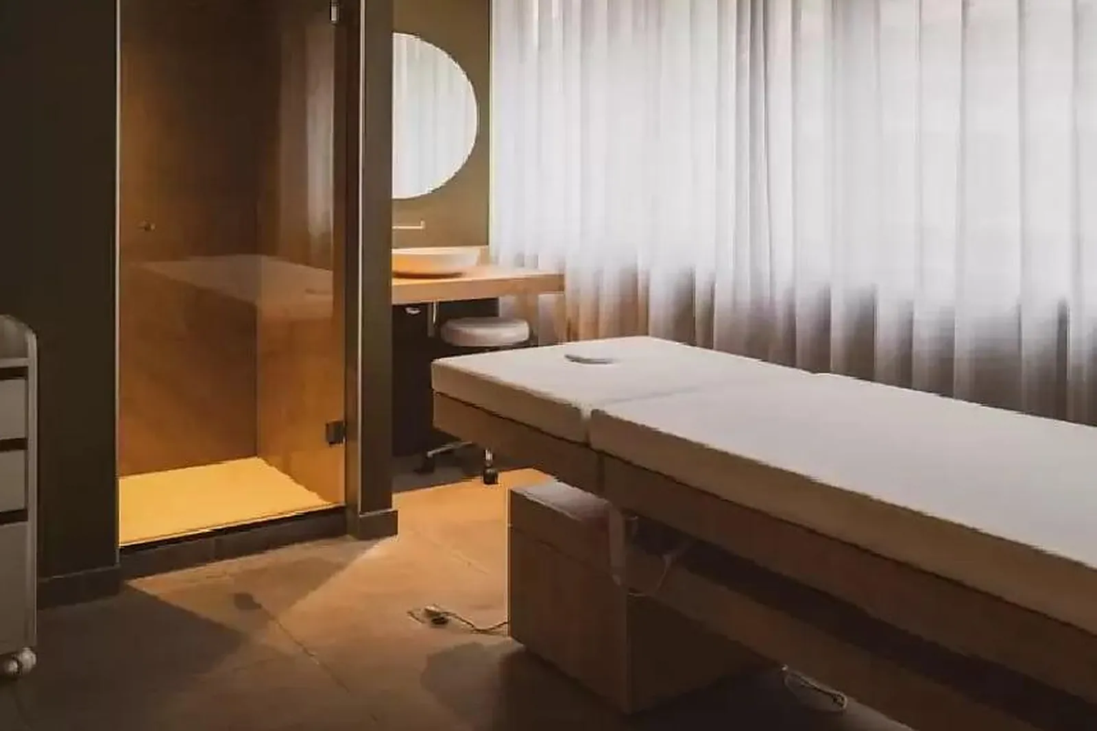 Lieux événementiels, HÔTEL LE BELAROIA - GOLDEN TULIP****