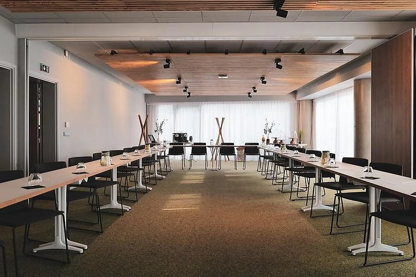 Lieux événementiels, HÔTEL LE BELAROIA - GOLDEN TULIP****