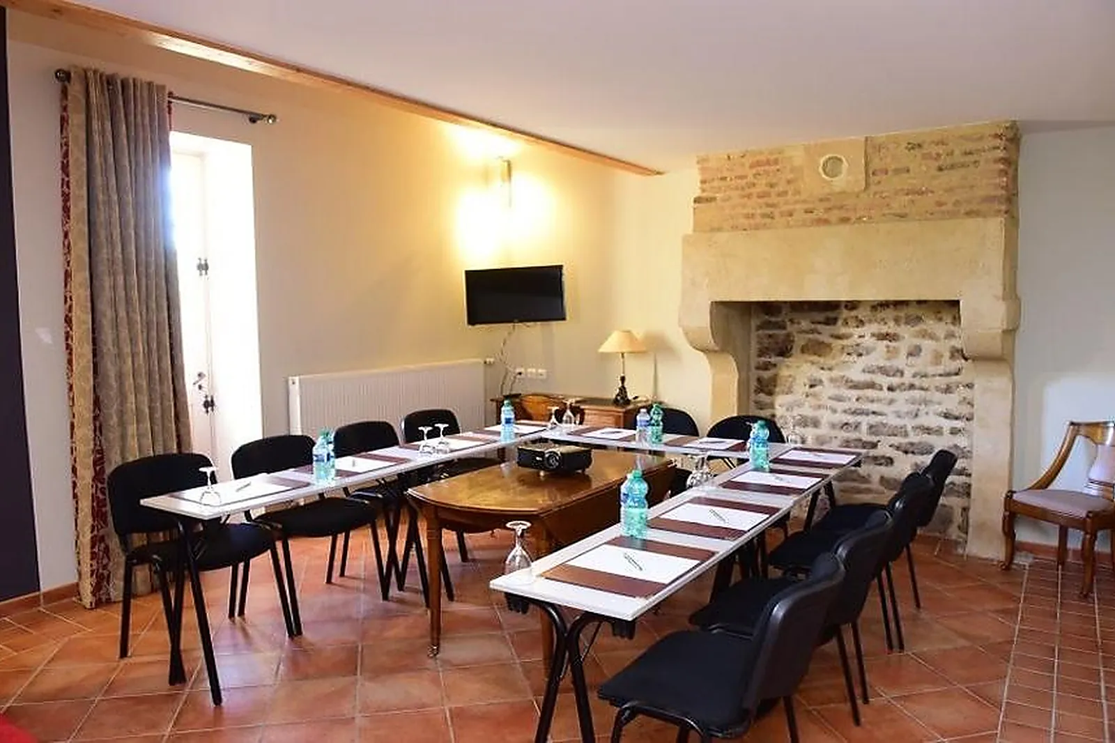 Hôtel, HÔTEL LE CHÂTEAU FORT