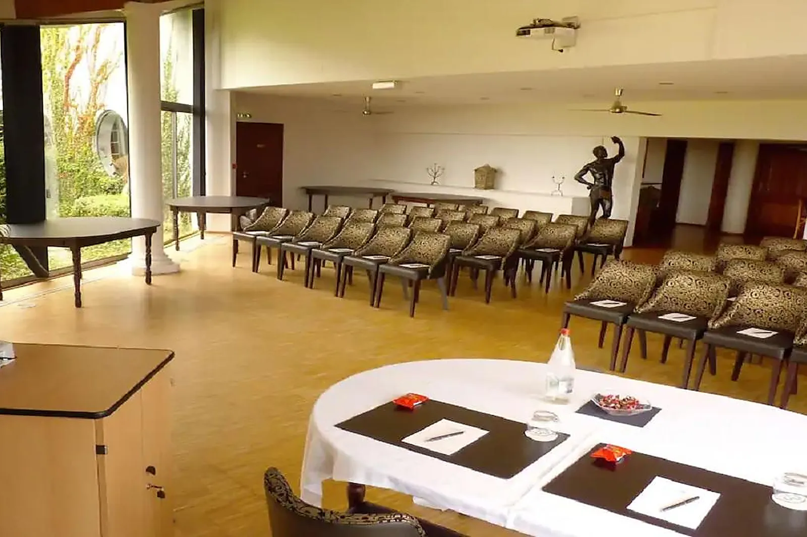 Lieux événementiels, HÔTEL LE RELAIS SAINT-MICHEL****