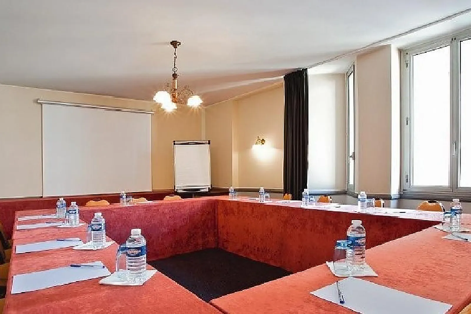 Lieux événementiels, HÔTEL LE ROYAL NICE