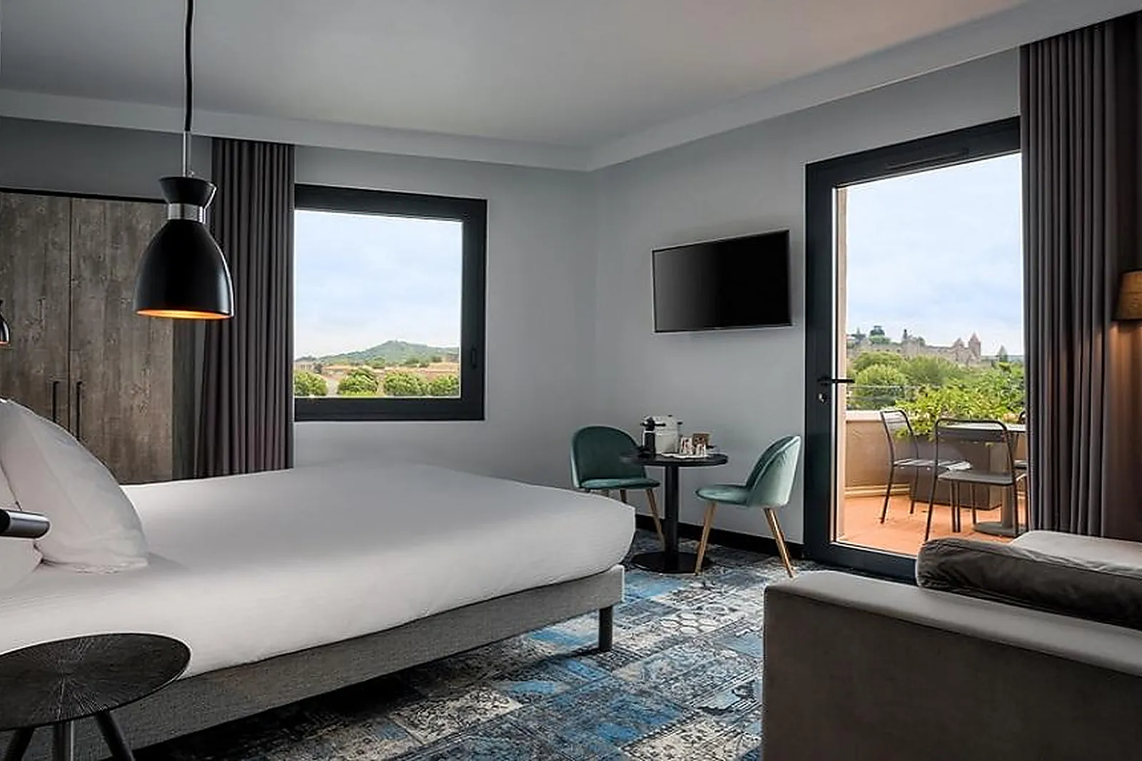 Lieux événementiels, HÔTEL LES CHEVALIERS BY SOWELL