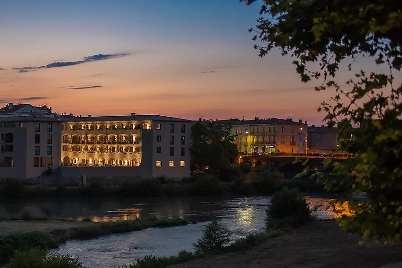 Lieux événementiels, HÔTEL LES CHEVALIERS BY SOWELL