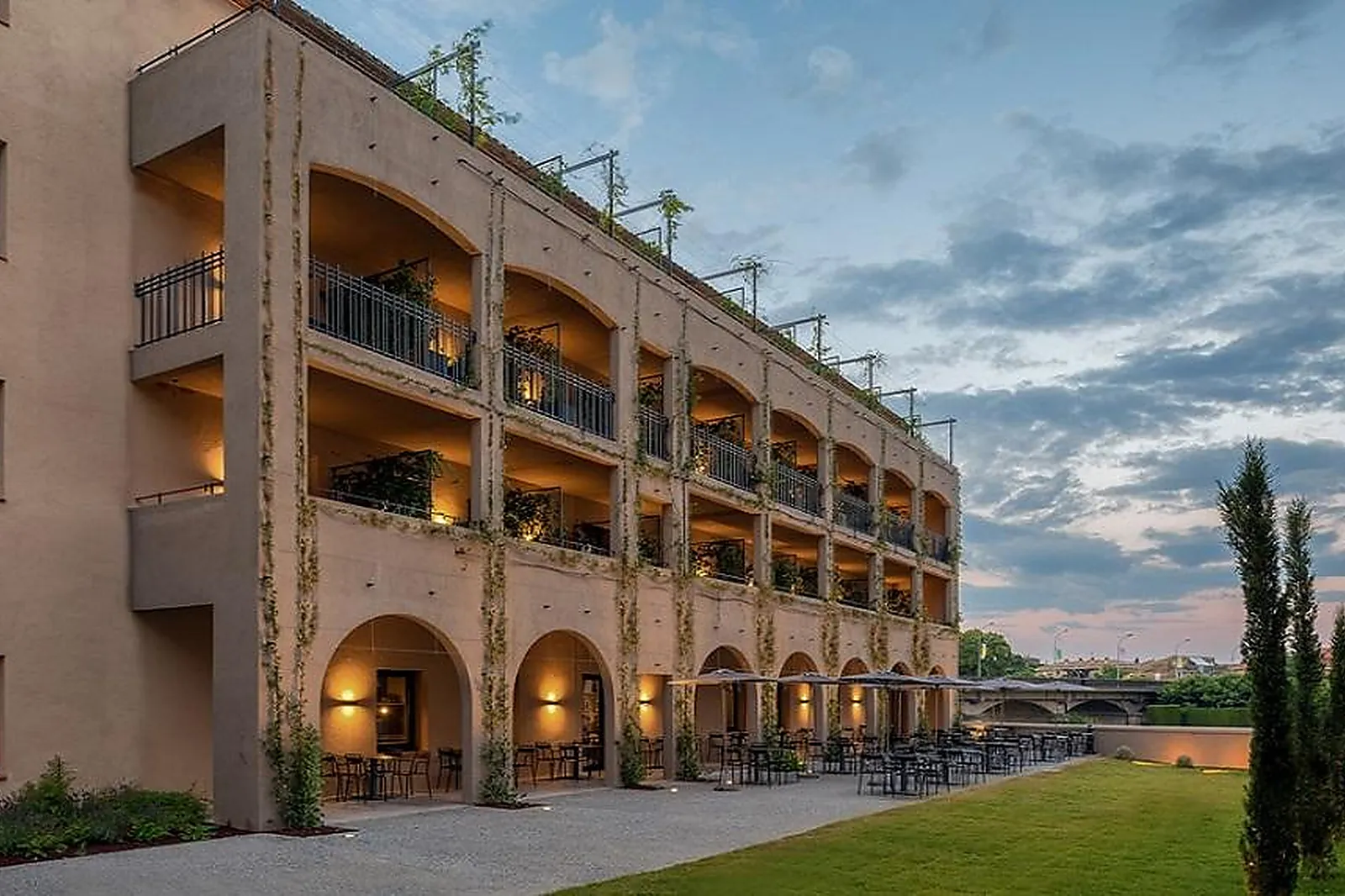 Lieux événementiels, HÔTEL LES CHEVALIERS BY SOWELL