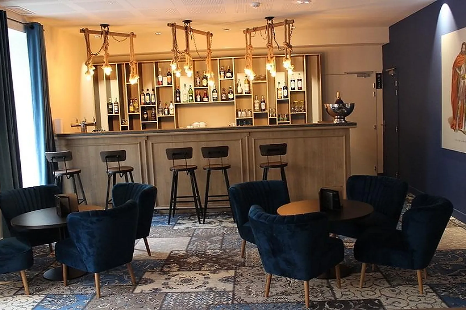 Lieux événementiels, HÔTEL LES CHEVALIERS BY SOWELL