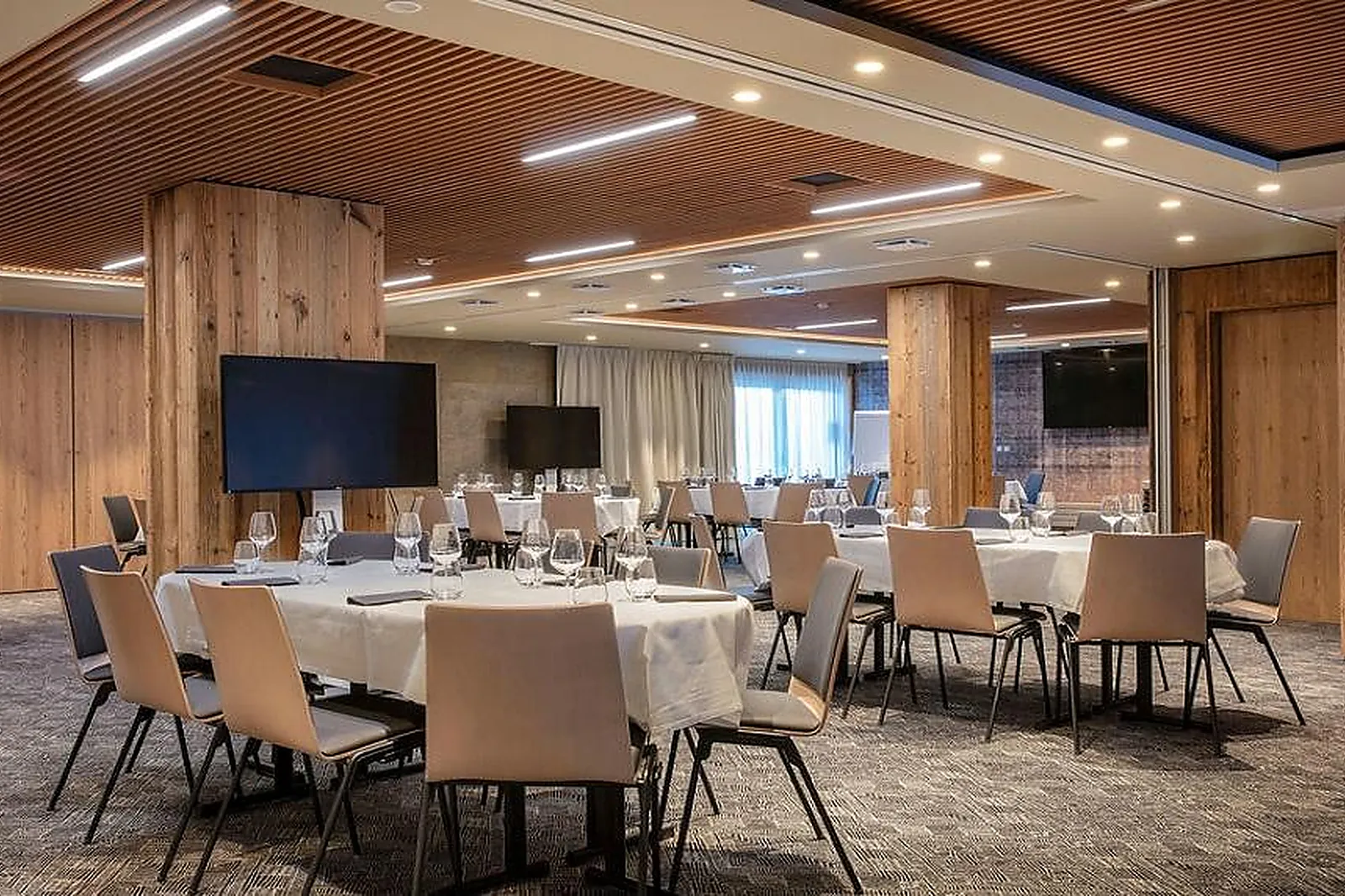 Lieux événementiels, HÔTEL LES GRANDES ROUSSES