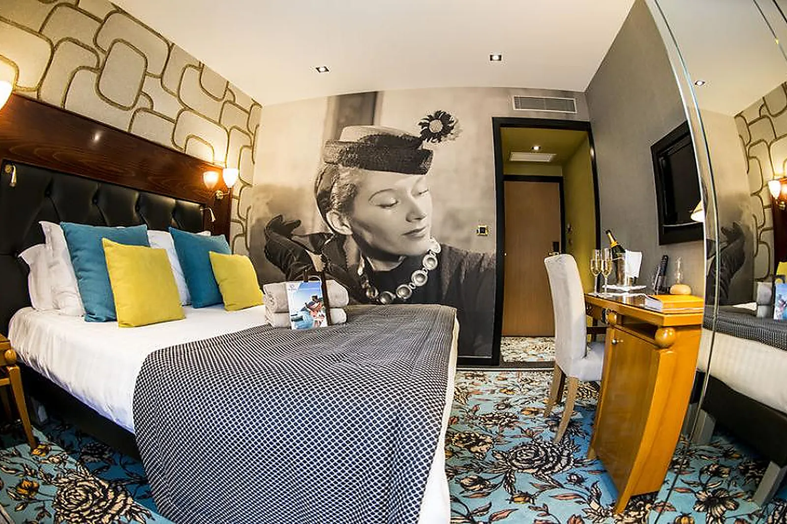 Hôtel, HÔTEL LES TRÉSOMS, LAKE AND SPA RESORT