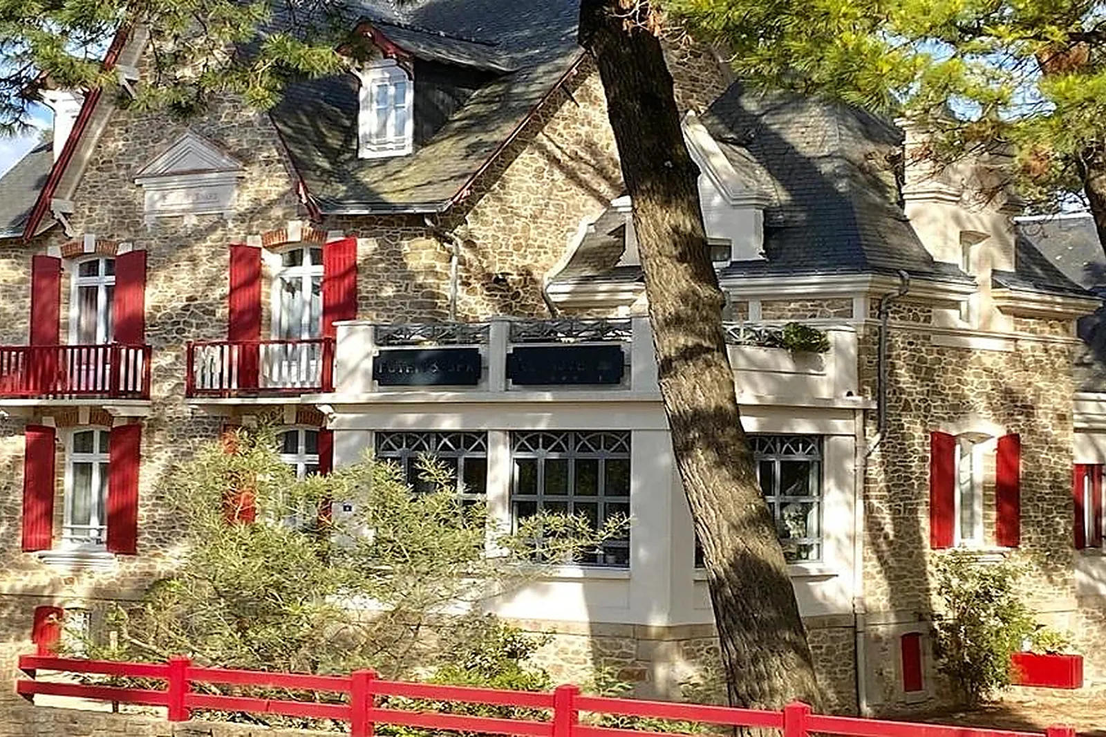 Hôtel, HÔTEL LUTÉTIA & SPA