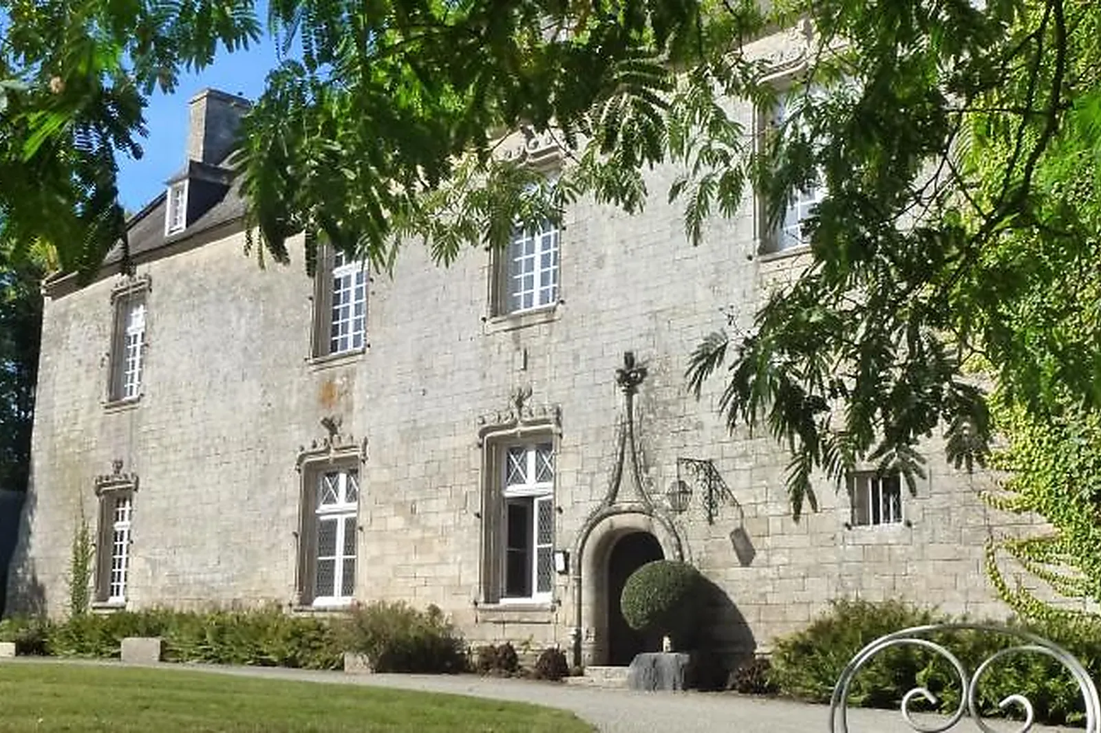 Hôtel, HÔTEL MANOIR DU VAUMADEUC