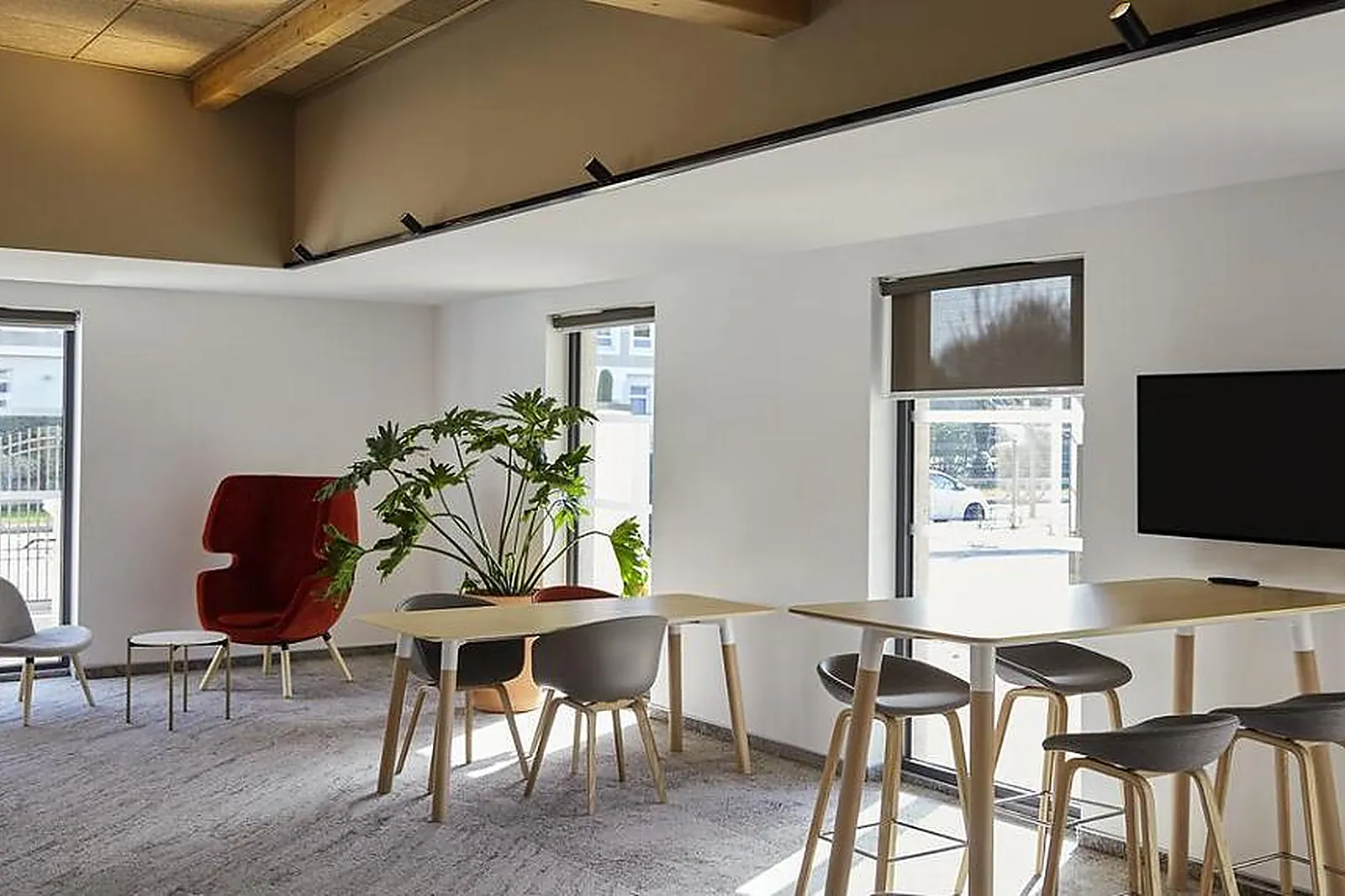 Lieux événementiels, HÔTEL MERCURE AVIGNON GARE TGV