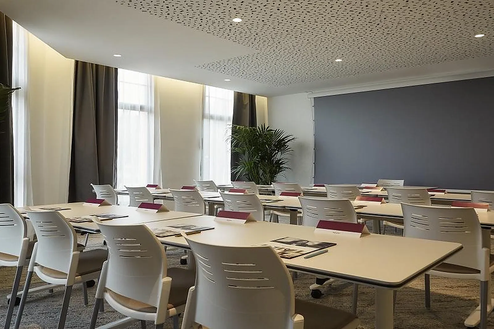 Lieux événementiels, HÔTEL MERCURE AVIGNON GARE TGV