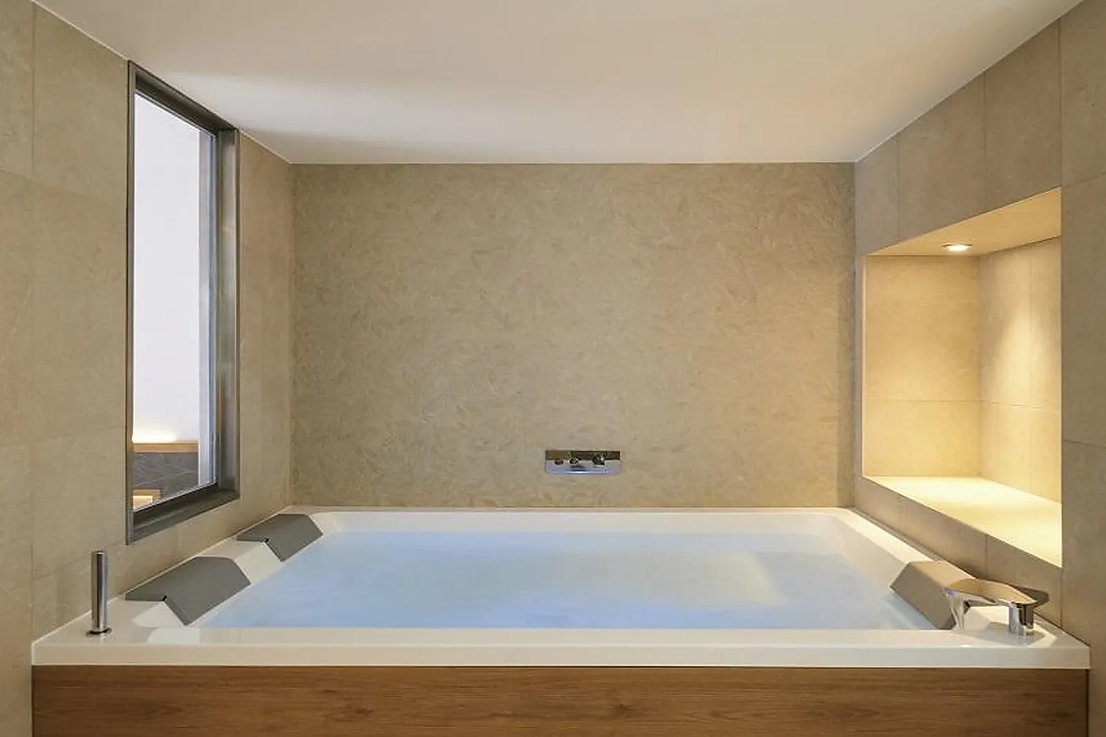 Lieux événementiels, HÔTEL MERCURE AVIGNON GARE TGV