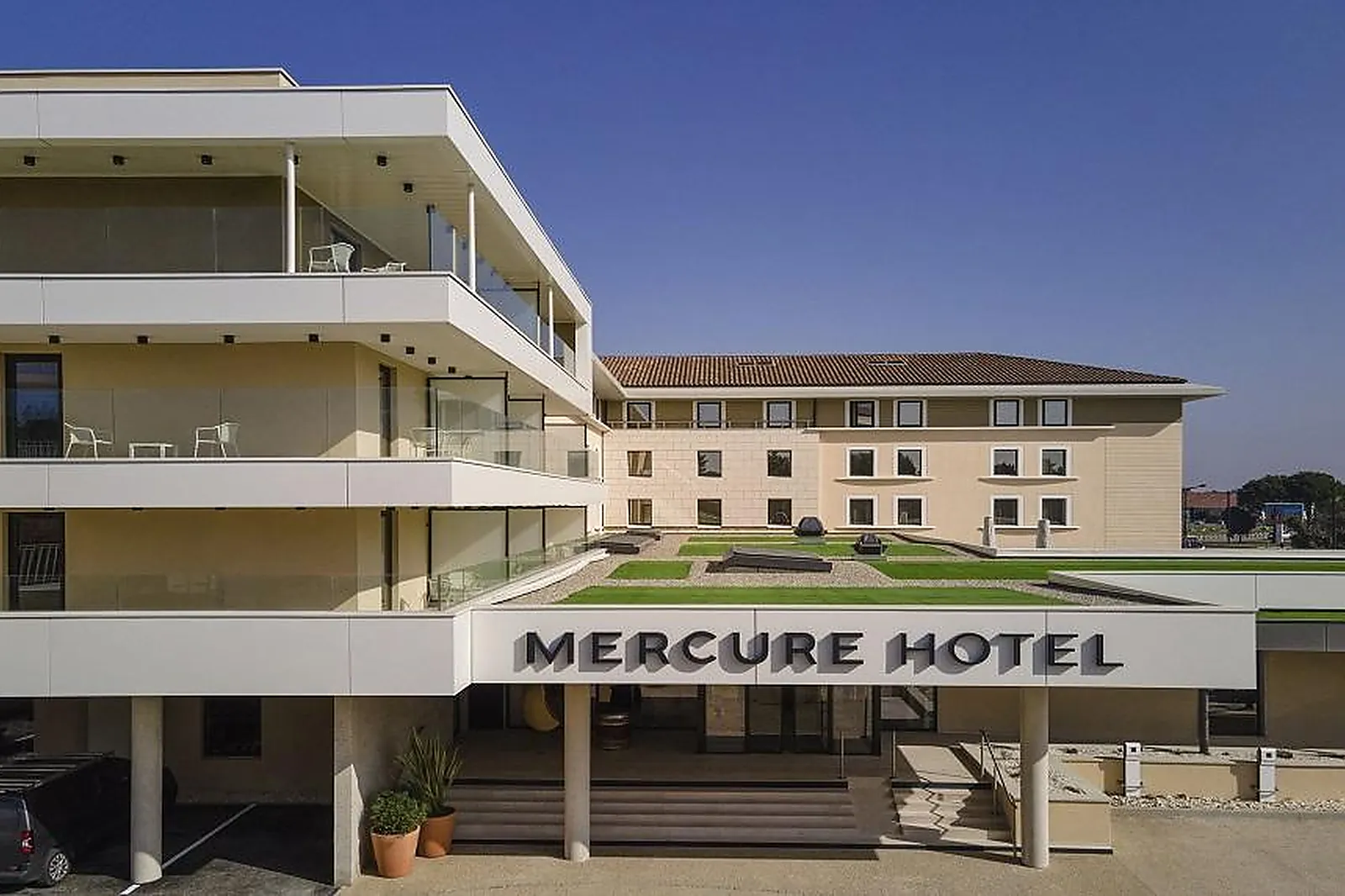 Lieux événementiels, HÔTEL MERCURE AVIGNON GARE TGV