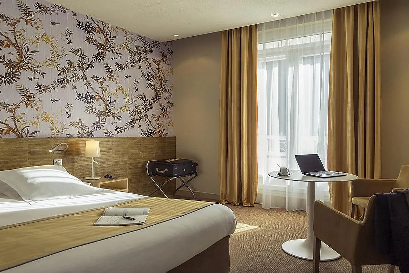 Lieux événementiels, HÔTEL MERCURE BRIDES LES BAINS - GRAND HÔTEL DES THERMES