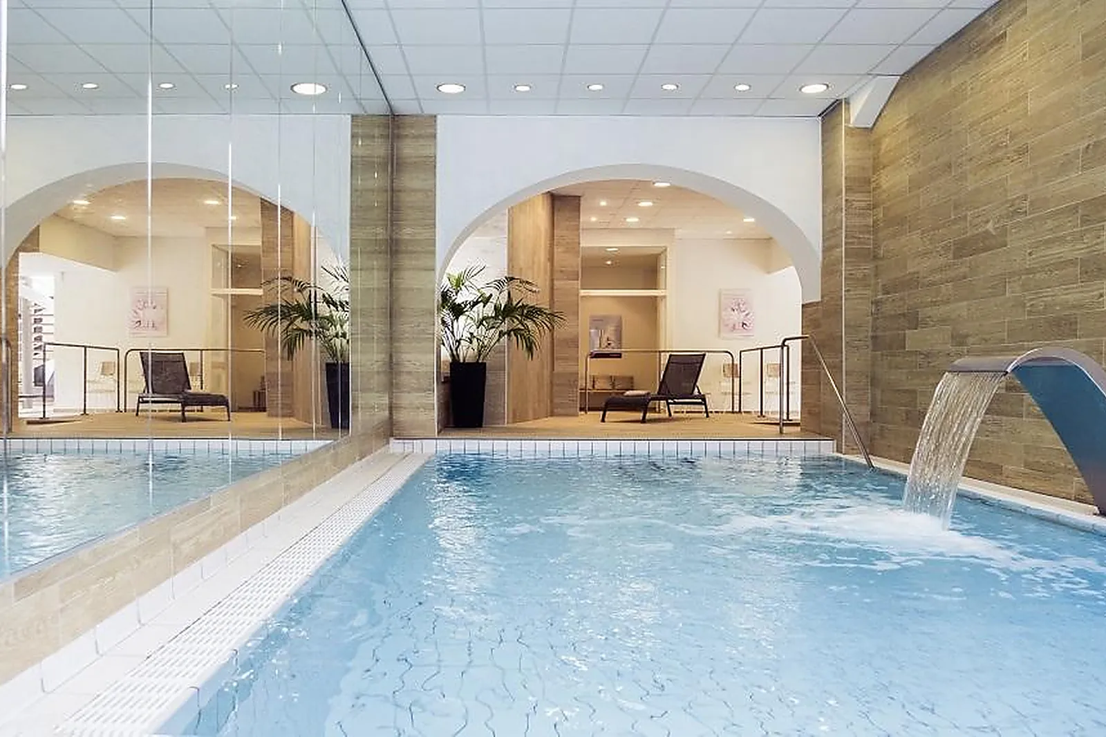 Lieux événementiels, HÔTEL MERCURE BRIDES LES BAINS - GRAND HÔTEL DES THERMES