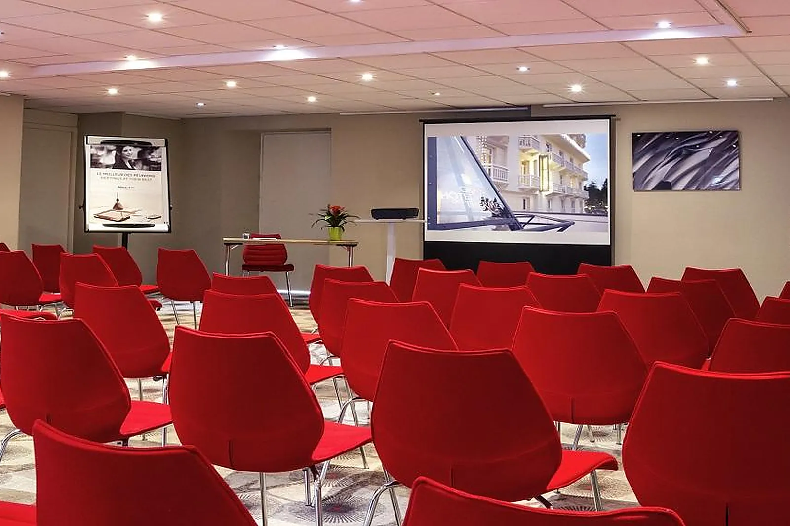 Lieux événementiels, HÔTEL MERCURE BRIDES LES BAINS - GRAND HÔTEL DES THERMES