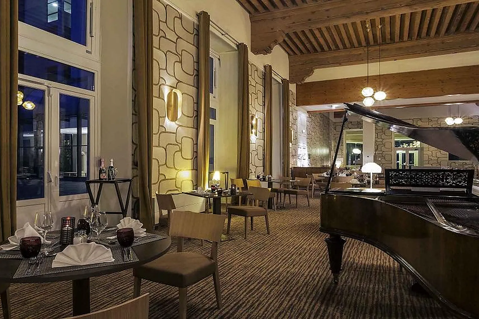 Lieux événementiels, HÔTEL MERCURE BRIDES LES BAINS - GRAND HÔTEL DES THERMES