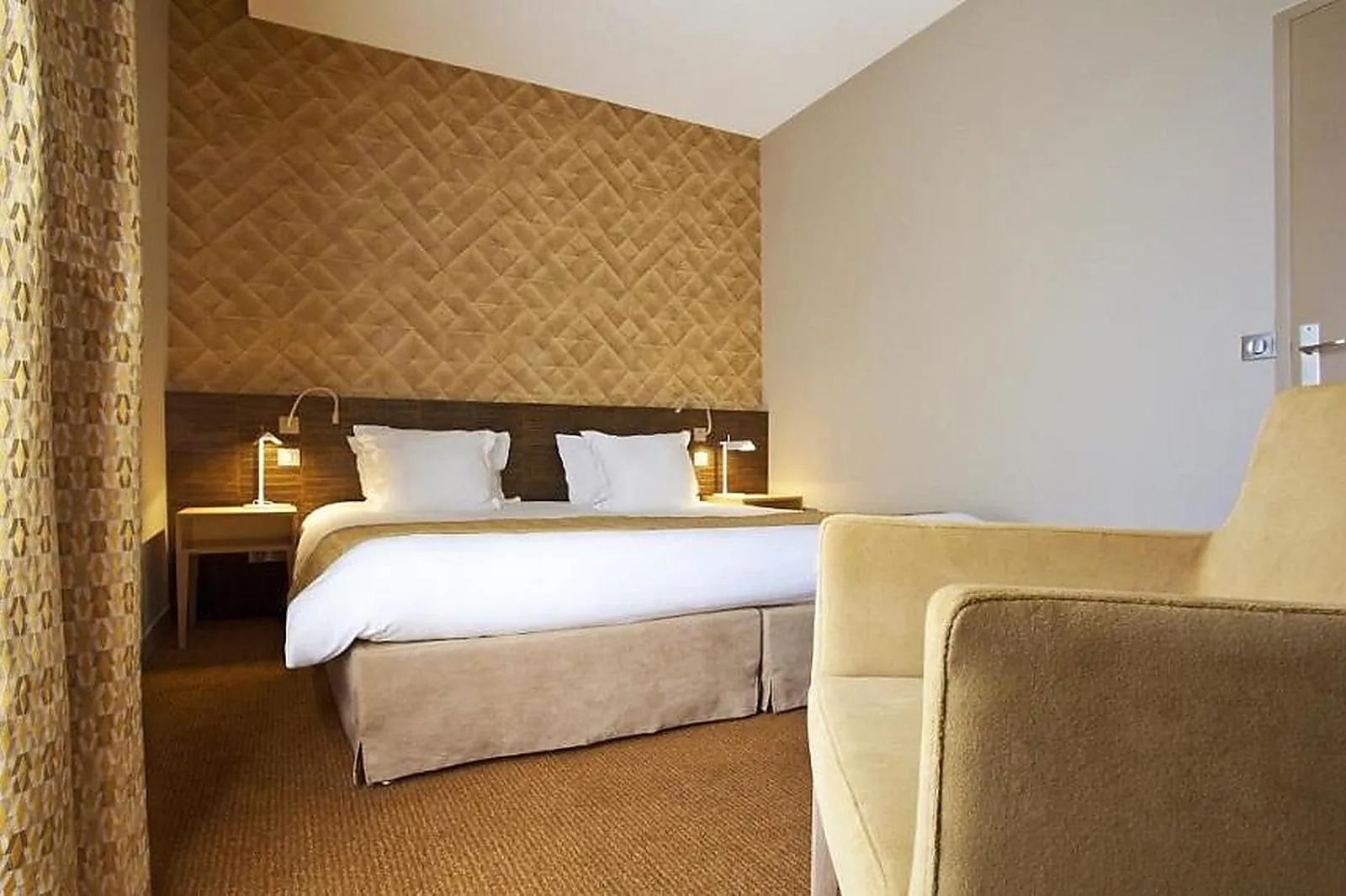 Lieux événementiels, HÔTEL MERCURE BRIDES LES BAINS - GRAND HÔTEL DES THERMES