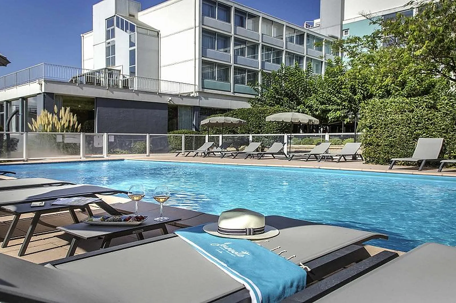 Lieux événementiels, HÔTEL MERCURE CAVAILLON