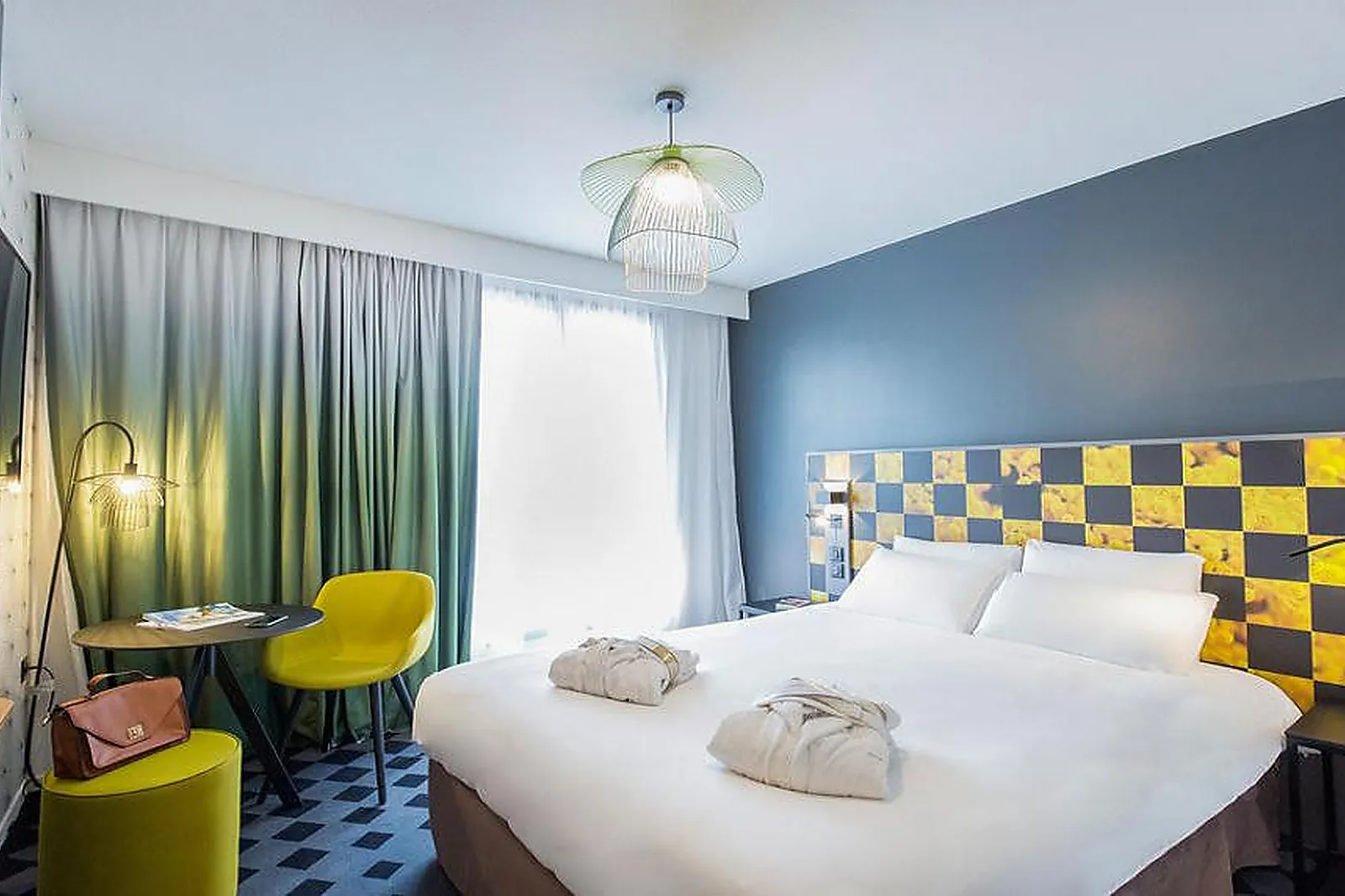 Lieux événementiels, HÔTEL MERCURE HYÈRES CENTRE