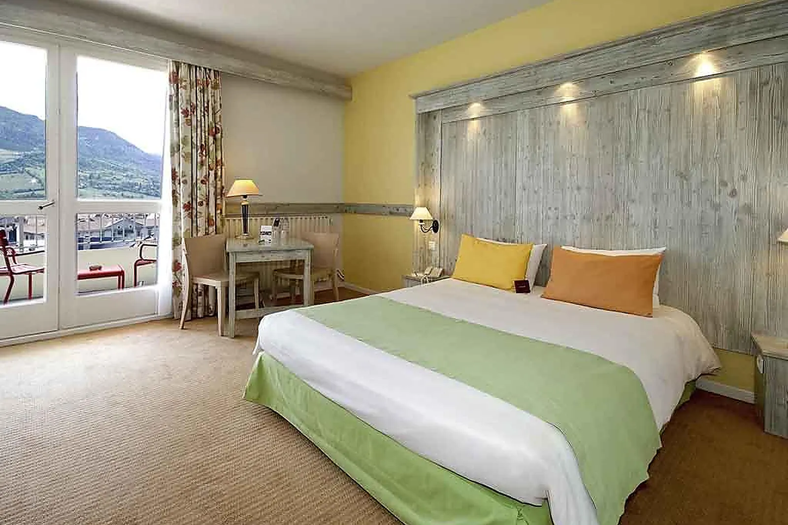 Hôtel, HÔTEL MERCURE MILLAU