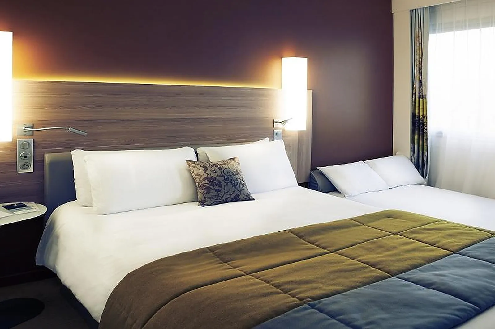 Lieux événementiels, HÔTEL MERCURE MÂCON BORD DE SAÔNE