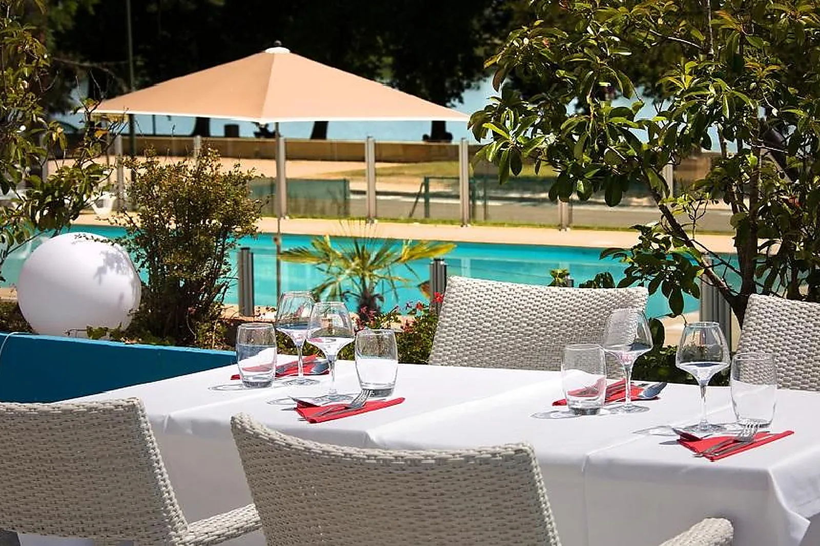 Lieux événementiels, HÔTEL MERCURE MÂCON BORD DE SAÔNE