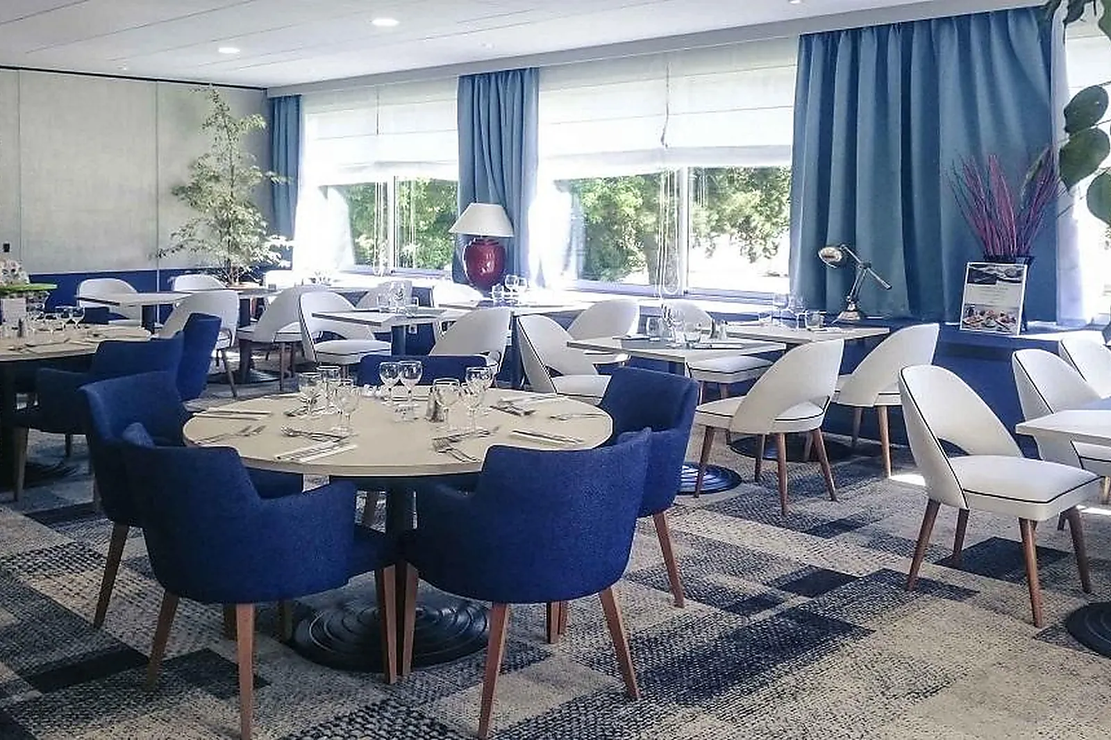 Lieux événementiels, HÔTEL MERCURE MÂCON BORD DE SAÔNE