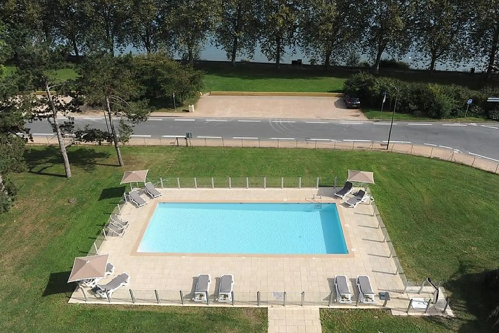 Lieux événementiels, HÔTEL MERCURE MÂCON BORD DE SAÔNE