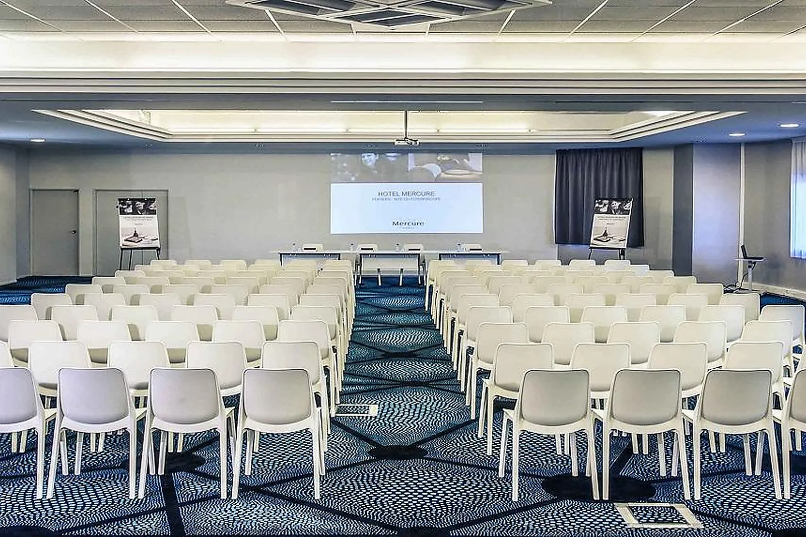 Lieux événementiels, HÔTEL MERCURE POITIERS SITE DU FUTUROSCOPE