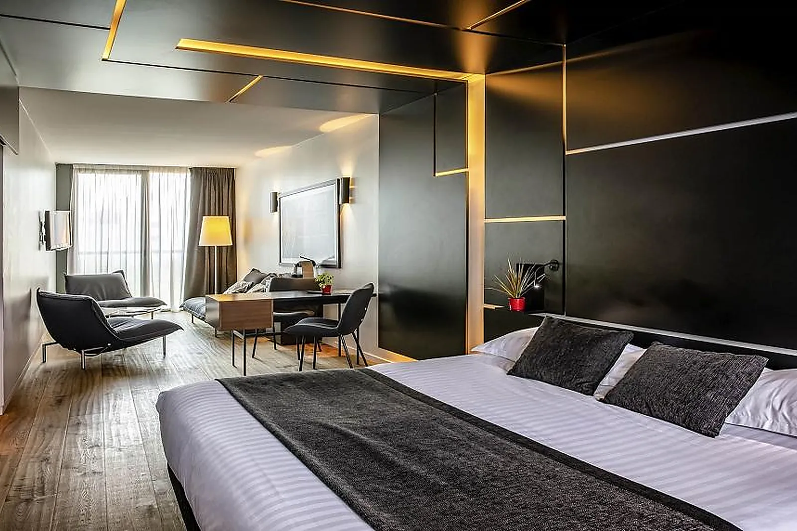 Lieux événementiels, HÔTEL MERCURE VILLEFRANCHE EN BEAUJOLAIS ICI & LÀ