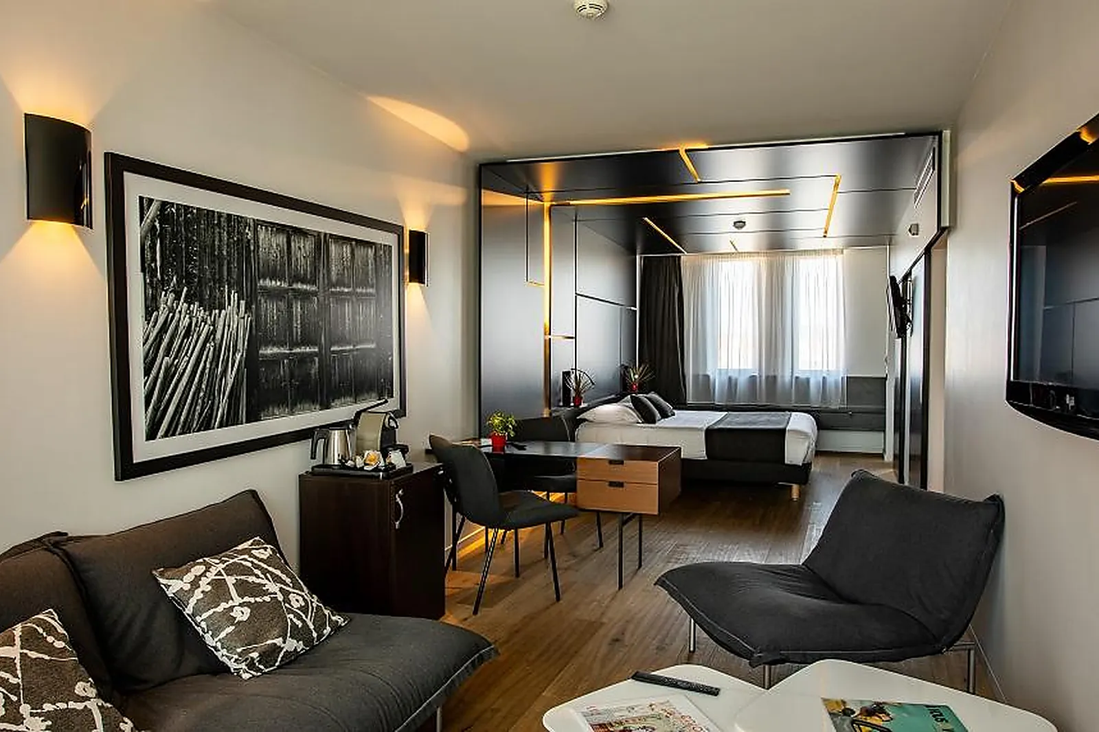 Lieux événementiels, HÔTEL MERCURE VILLEFRANCHE EN BEAUJOLAIS ICI & LÀ