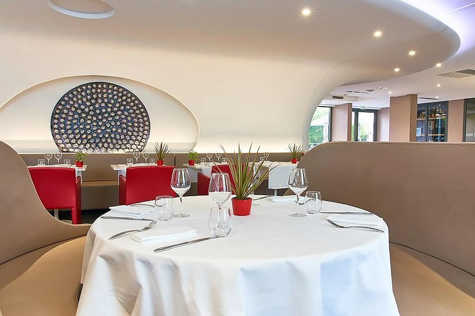 Lieux événementiels, HÔTEL MERCURE VILLEFRANCHE EN BEAUJOLAIS ICI & LÀ