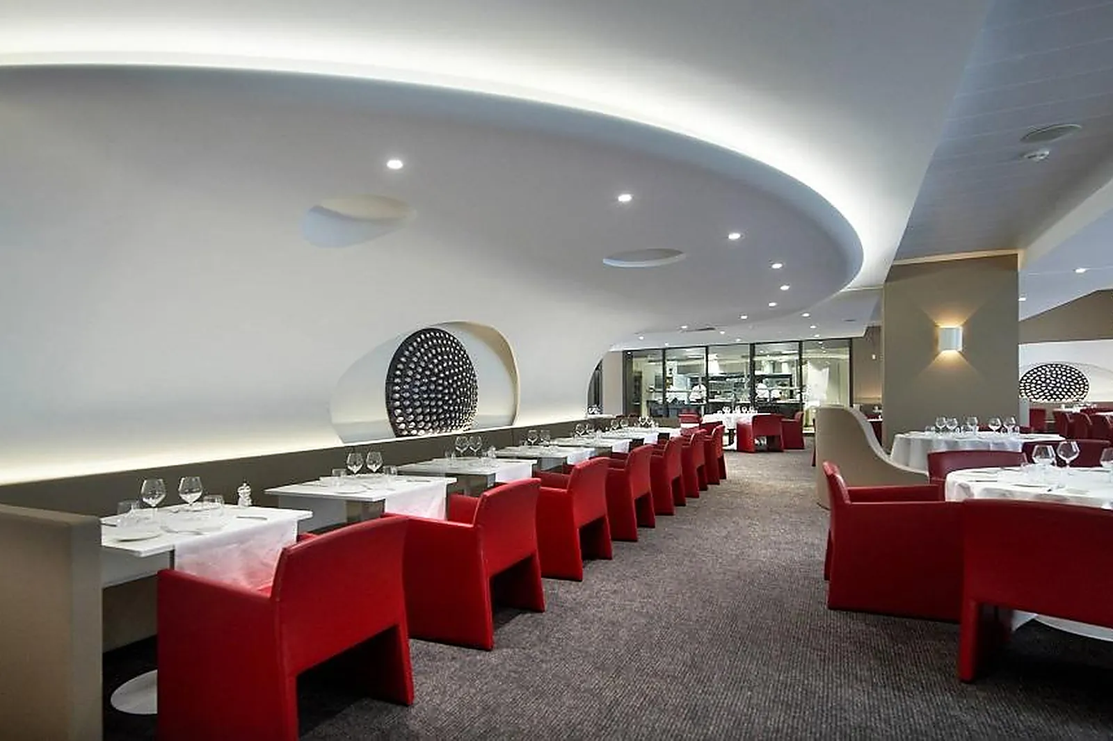 Lieux événementiels, HÔTEL MERCURE VILLEFRANCHE EN BEAUJOLAIS ICI & LÀ