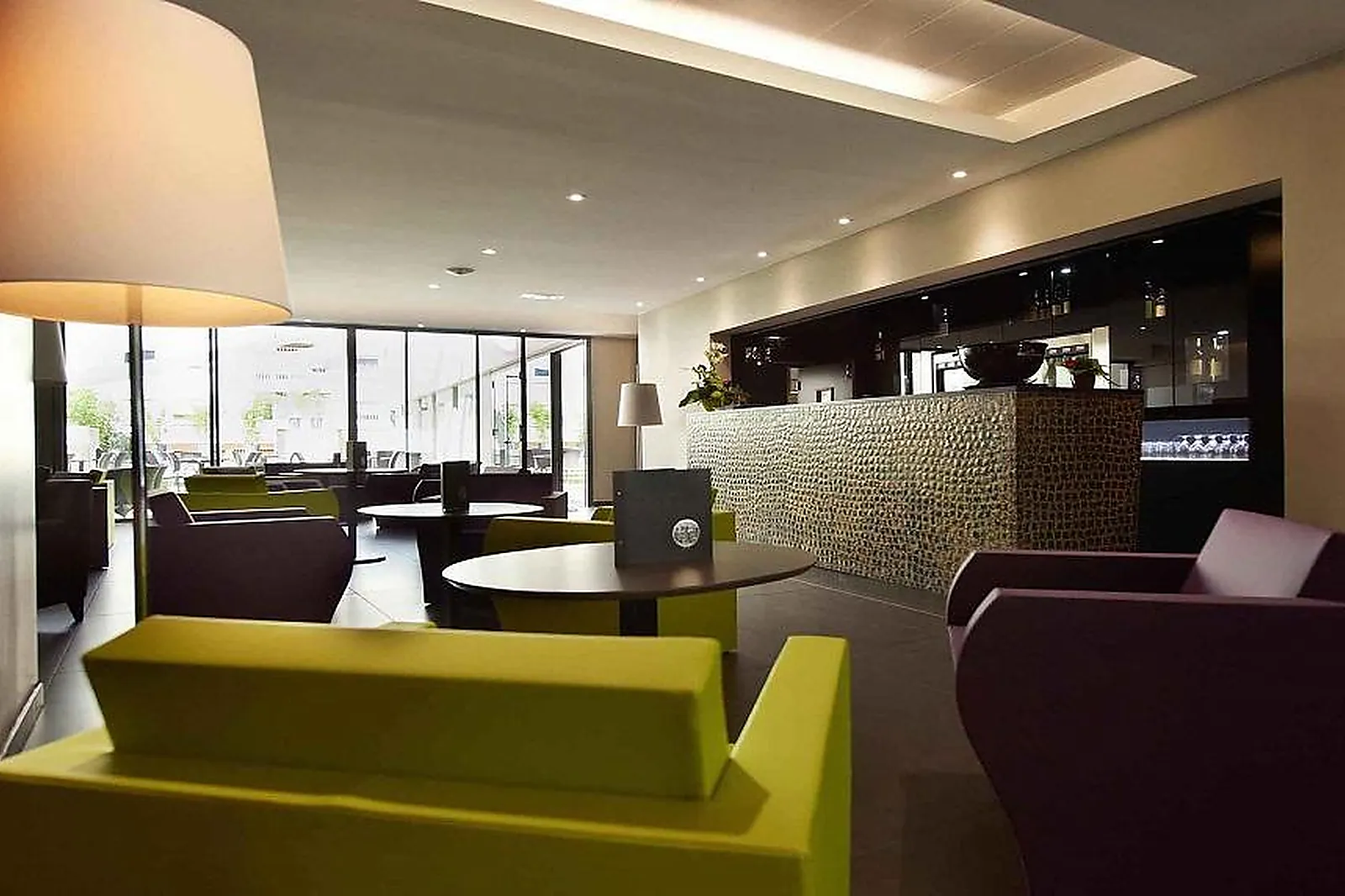 Lieux événementiels, HÔTEL MERCURE VILLEFRANCHE EN BEAUJOLAIS ICI & LÀ