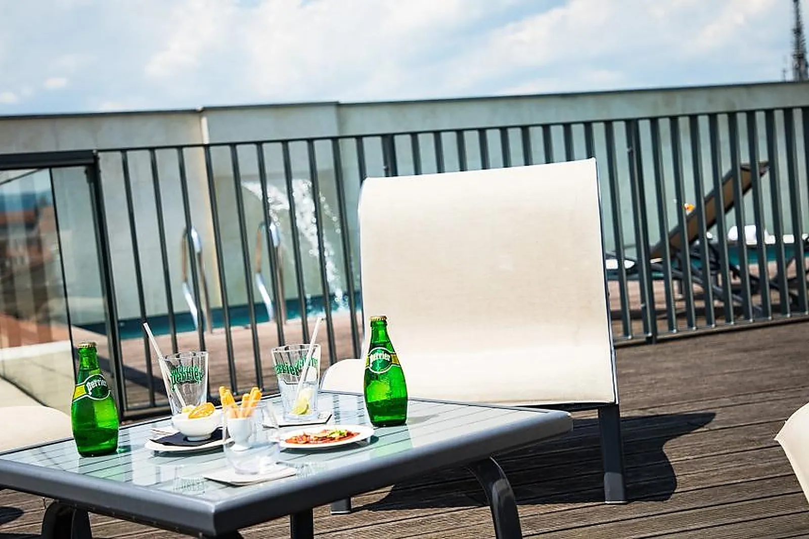 Lieux événementiels, HÔTEL MERCURE VILLEFRANCHE EN BEAUJOLAIS ICI & LÀ