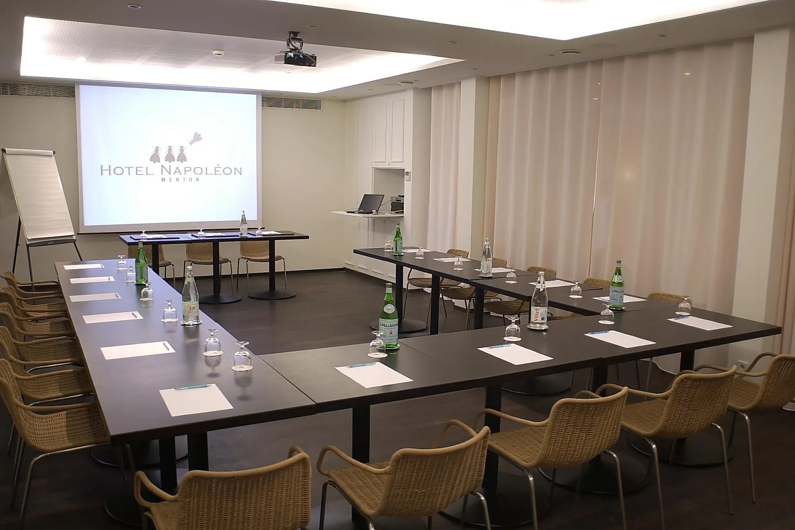 Hôtel, HÔTEL NAPOLÉON - MENTON