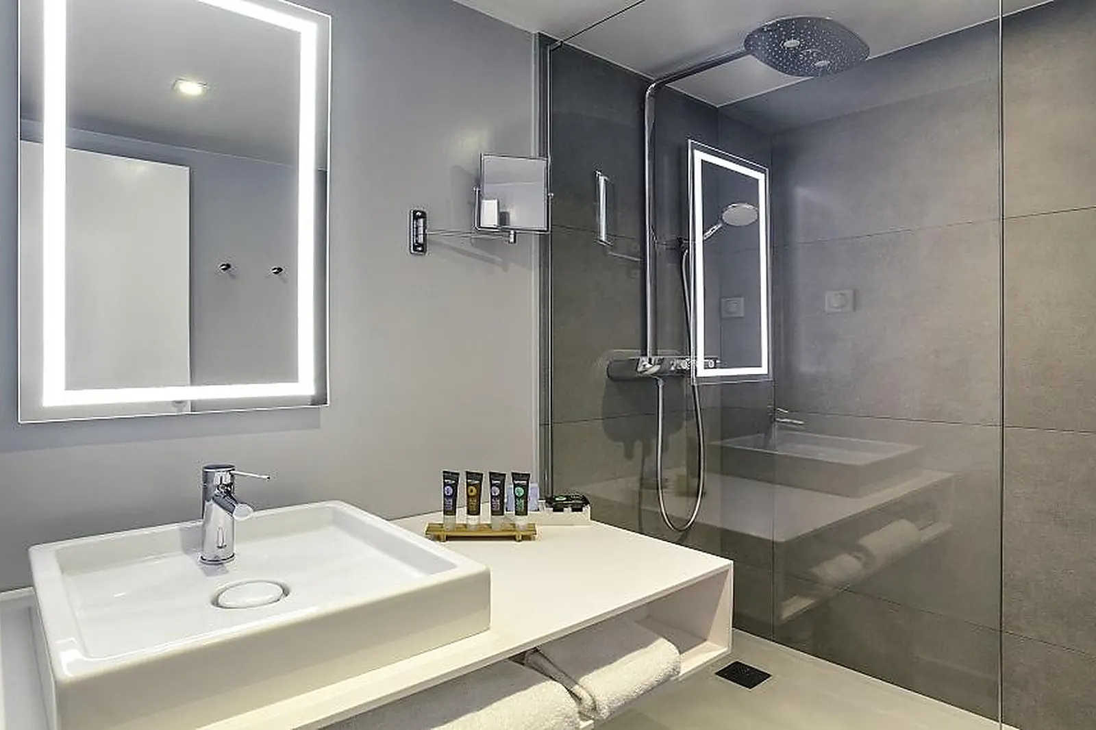 Lieux événementiels, HÔTEL NOVOTEL ANTIBES SOPHIA ANTIPOLIS