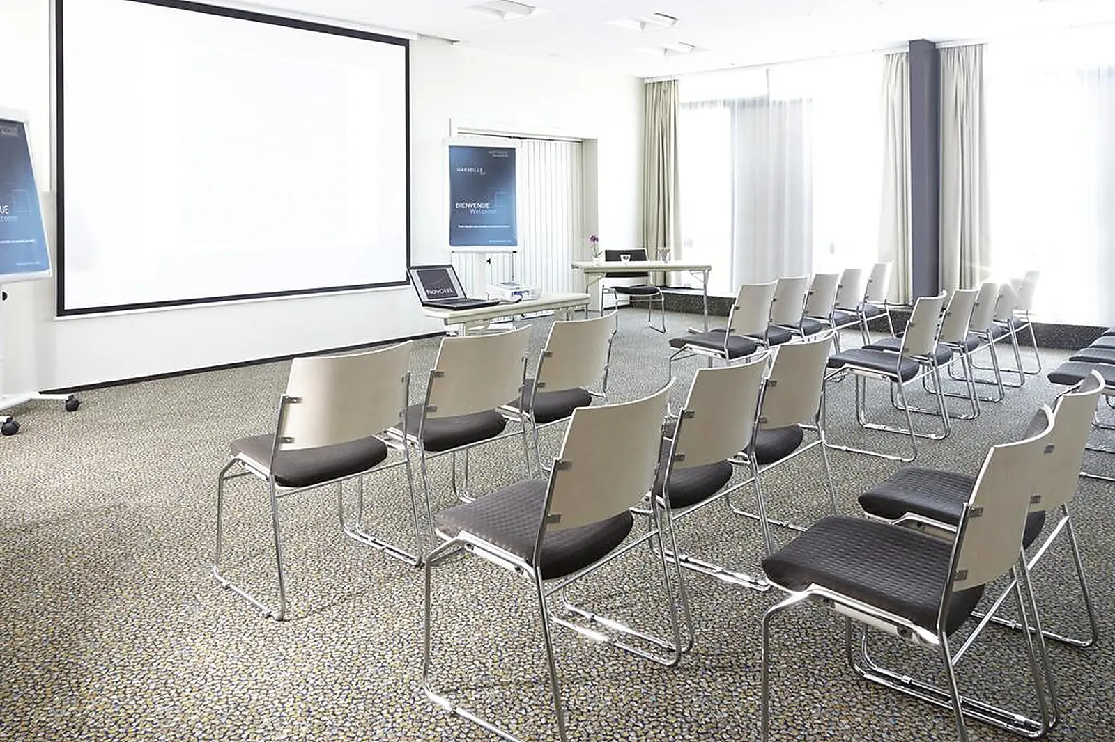 Hôtel, HÔTEL NOVOTEL MARSEILLE EST