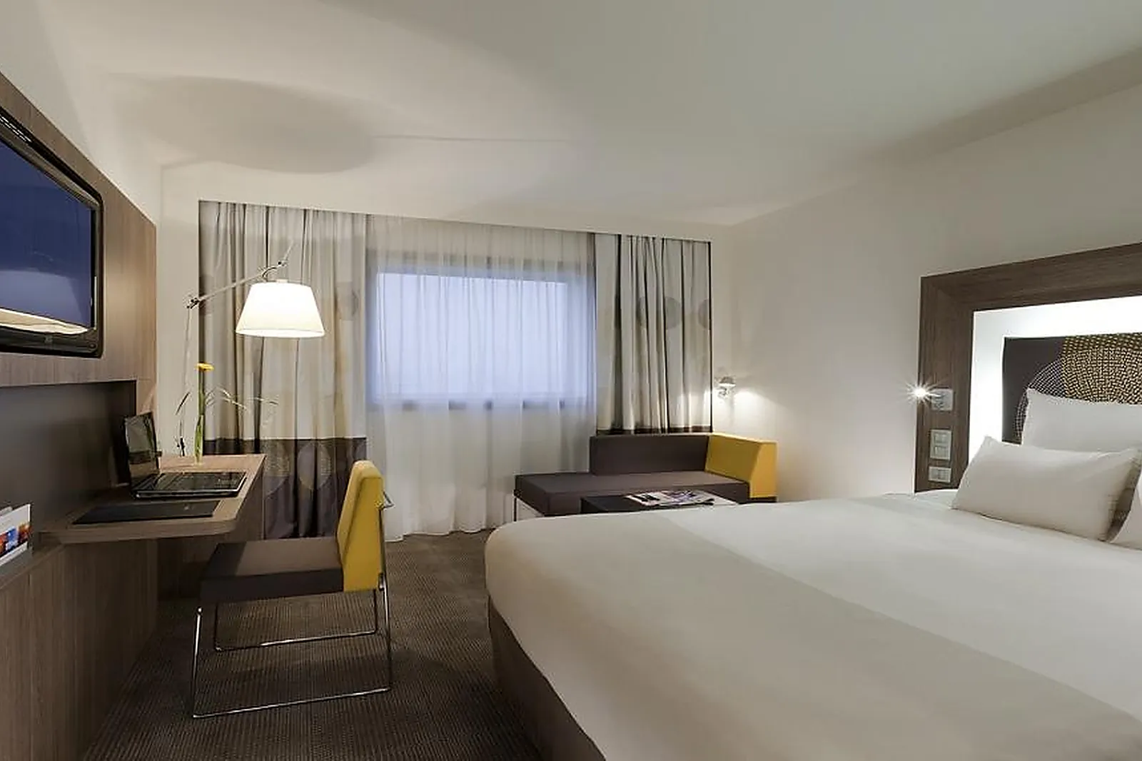 Lieux événementiels, HÔTEL NOVOTEL PARIS LA DÉFENSE ESPLANADE