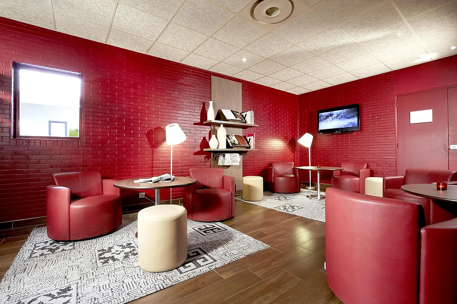 Lieux événementiels, HÔTEL RESTAURANT CAMPANILE AIX SUD PONT DE L'ARC