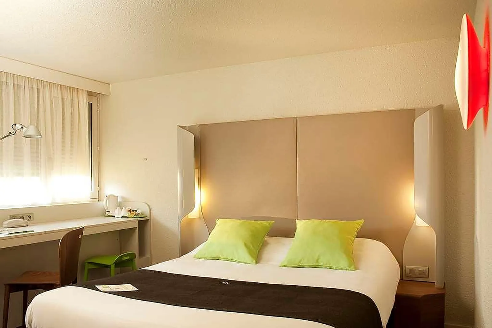 Lieux événementiels, HÔTEL RESTAURANT CAMPANILE AIX SUD PONT DE L'ARC