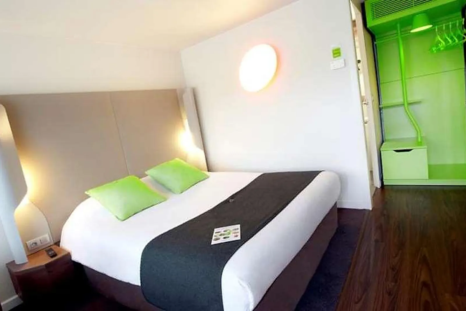 Lieux événementiels, HÔTEL RESTAURANT CAMPANILE AIX SUD PONT DE L'ARC