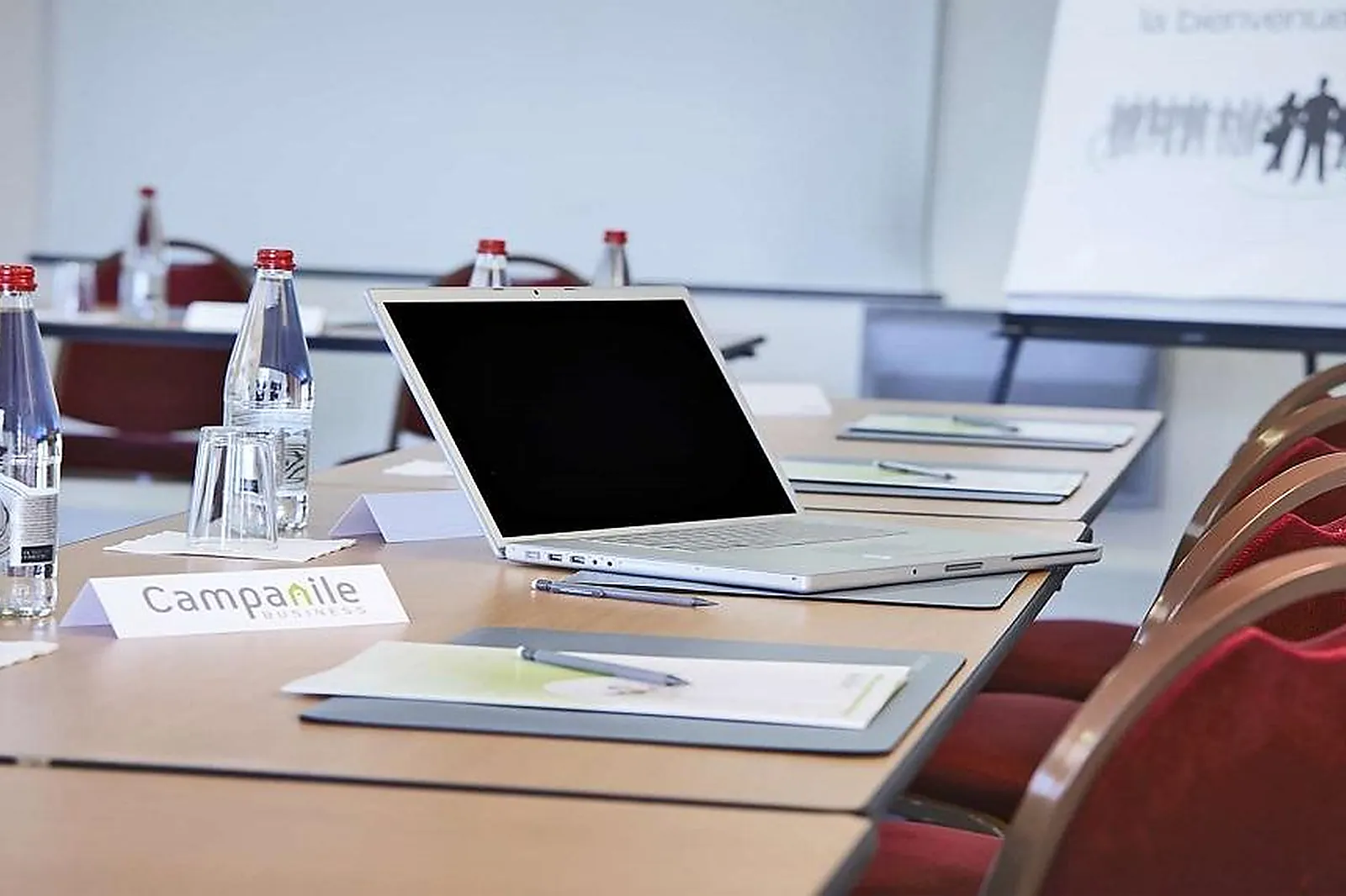 Lieux événementiels, HÔTEL RESTAURANT CAMPANILE CLERMONT-FERRAND LE BRÉZET