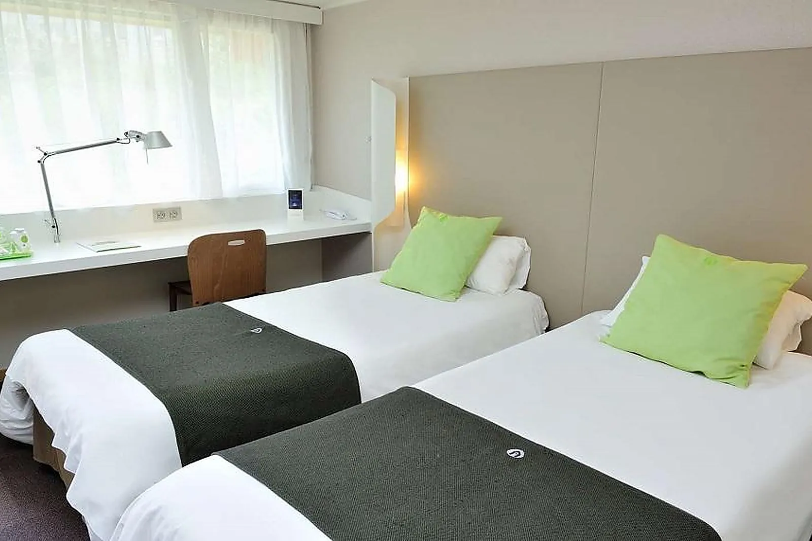 Lieux événementiels, HÔTEL RESTAURANT CAMPANILE CLERMONT-FERRAND LE BRÉZET