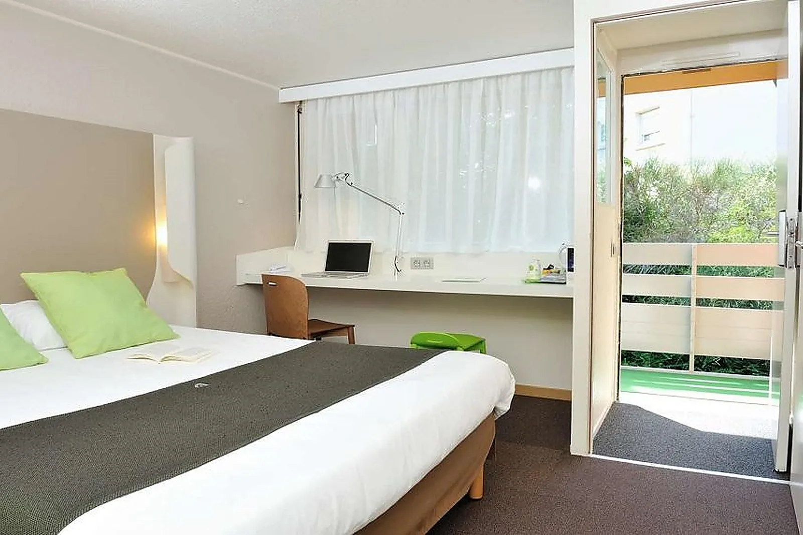 Lieux événementiels, HÔTEL RESTAURANT CAMPANILE CLERMONT-FERRAND LE BRÉZET