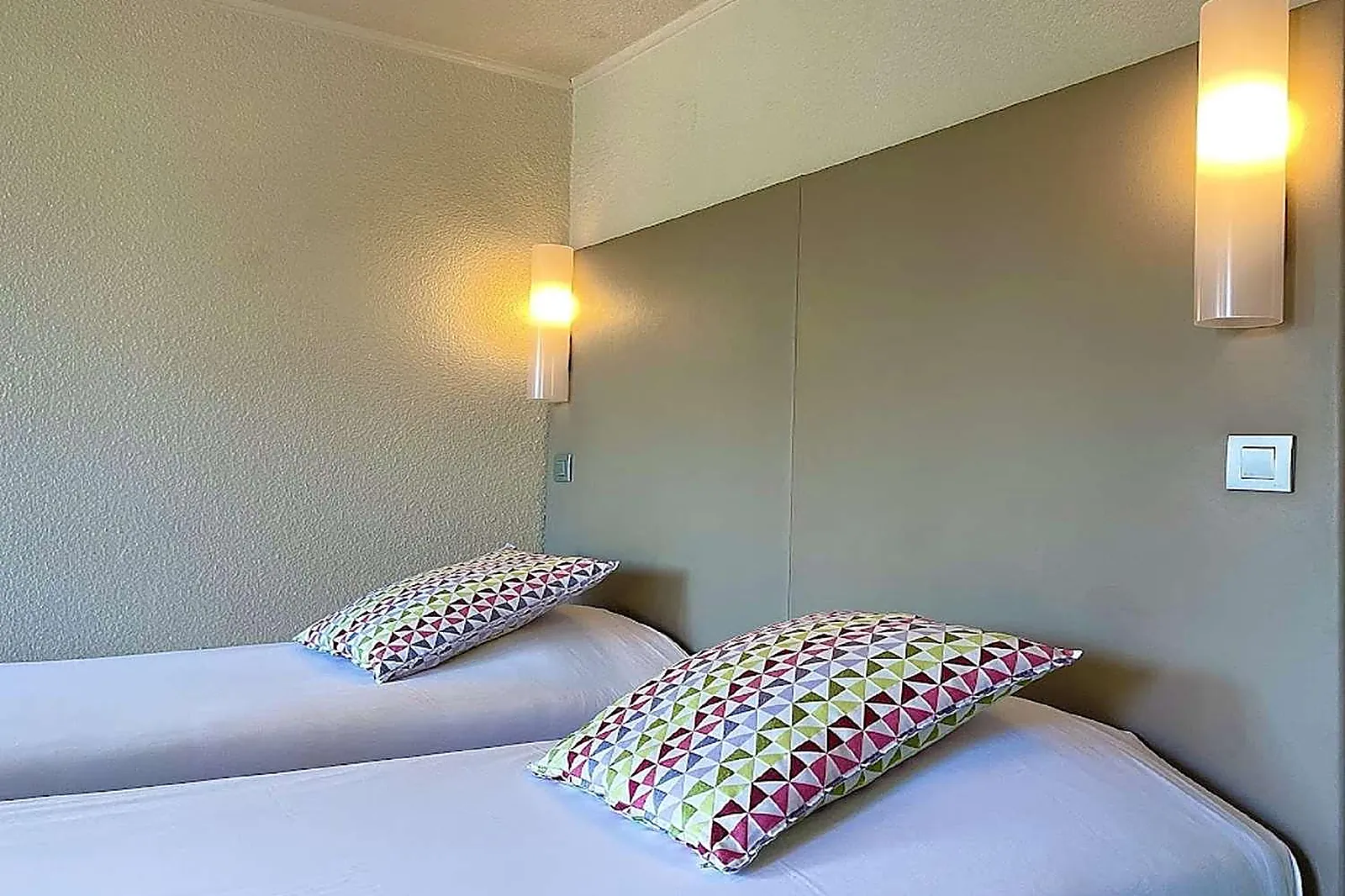 Lieux événementiels, HÔTEL RESTAURANT CAMPANILE SAINT-QUENTIN