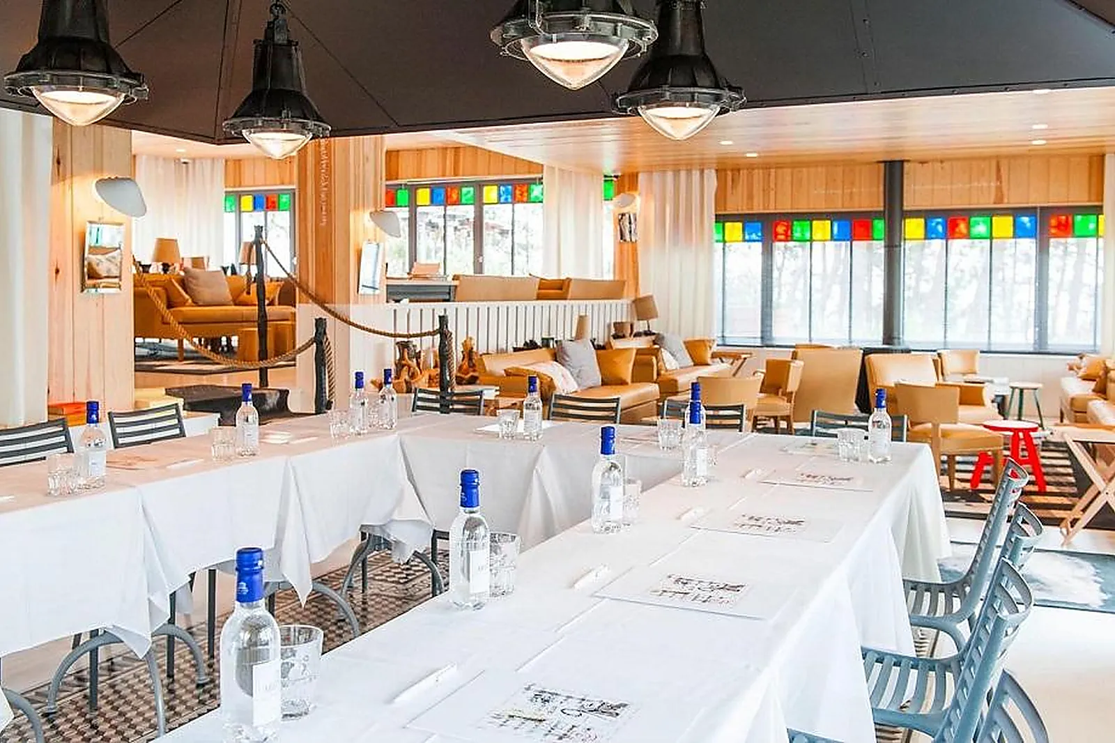 Hôtel, HÔTEL RESTAURANT LA CO(O)RNICHE